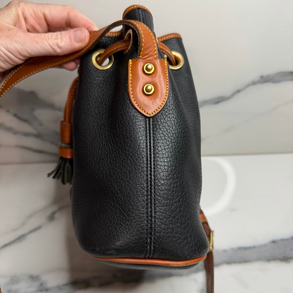 Vintage Dooney & Bourke All-Weather Black Leather Drawstring Bucket Bag Small - Picture 9 of 10